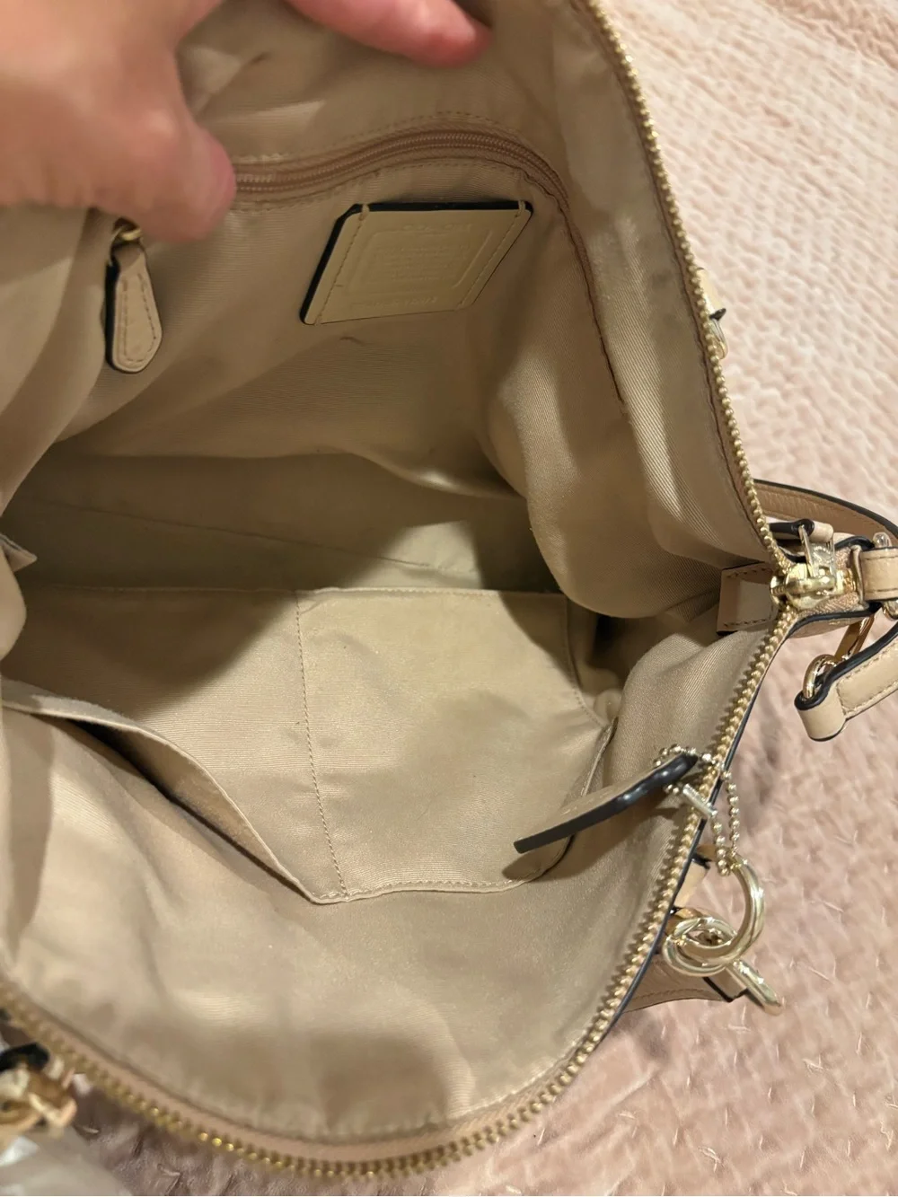 Coach Cream Leather Crossbody with Top Zip Great Condition